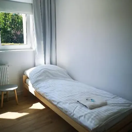 Komfortowe Pokoje W Gdansku W Poblizu Jeziora I Lasu Gdansk